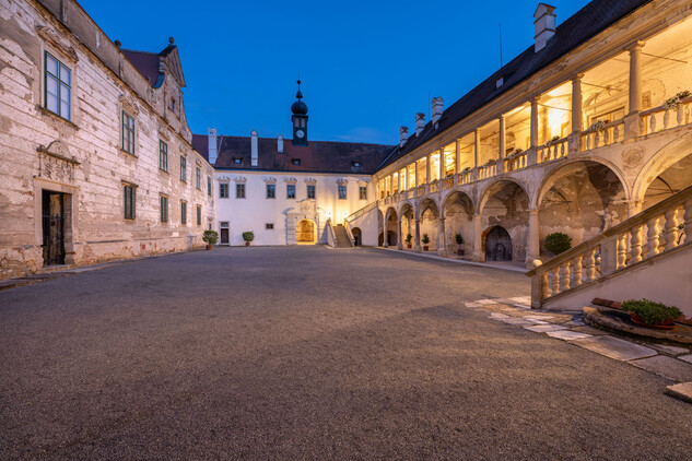 Státní zámek Uherčice